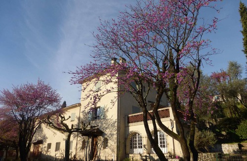 Grasse Apartment | Studio equipped in raised property