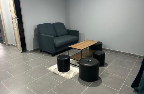 Erny-Saint-Julien Apartment | Studio erny