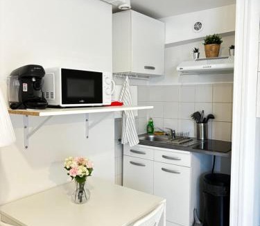 Saint-Ouen Apartment | Studio et Projecteur à 100 m du Métro