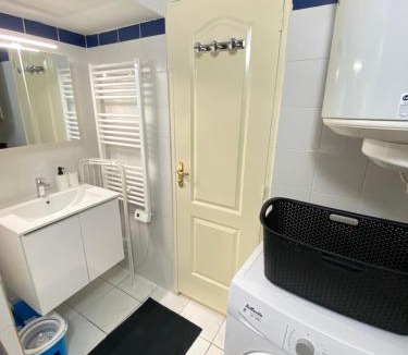 Saint-Ouen Apartment | Studio et Projecteur à 100 m du Métro