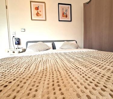 Cote d'Or-Les Sarrazins Apartment | Studio Europarc Créteil - 2mn Métro 8 - Paris