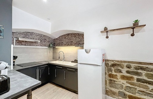 Villeneuve-de-Berg Apartment | Studio "evasion Ardéchoise"