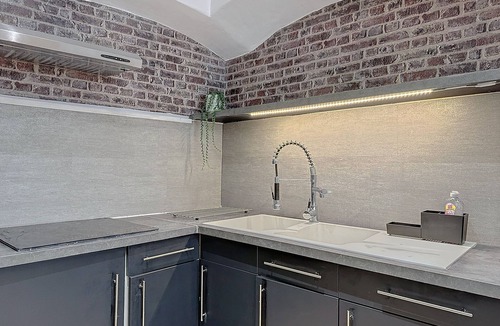 Villeneuve-de-Berg Apartment | Studio "evasion Ardéchoise"