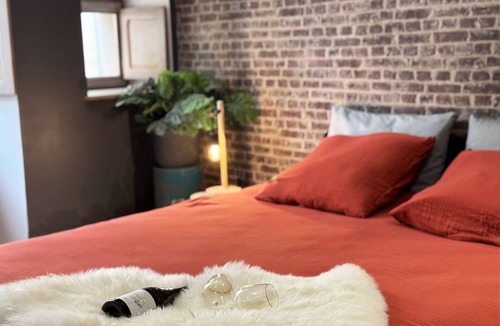 Villeneuve-de-Berg Apartment | Studio "evasion Ardéchoise"