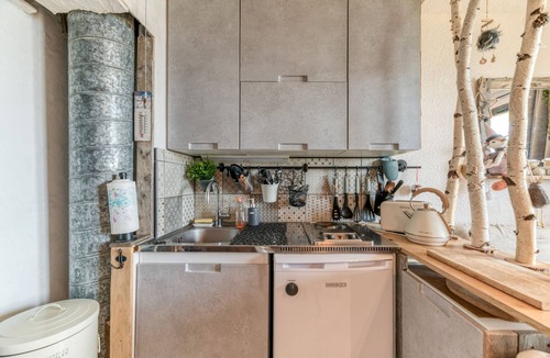 Eclose-Ouest Apartment | Studio 'Exceptional View' with Mountain Views, Balcony and Wi-Fi