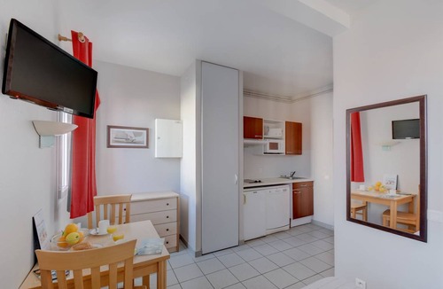 La Tranche-sur-Mer Apartment | Studio flat ∙ 1 bedroom ∙ 2 guests