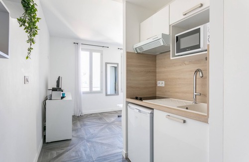 Gares Apartment | Studio facing Gare St Roch ☀