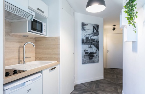 Gares Apartment | Studio facing Gare St Roch ☀