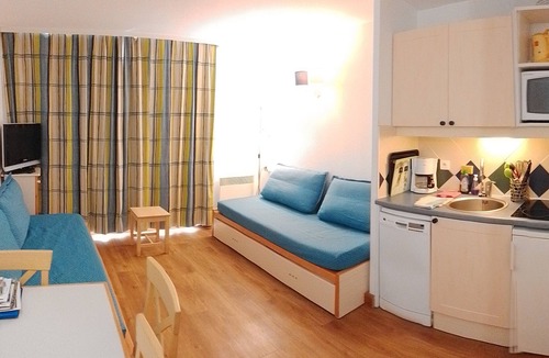 Pornichet Apartment | STUDIO FACING THE SEA 25M² 3 pers. The beach at your feet. Everything can be done on foot