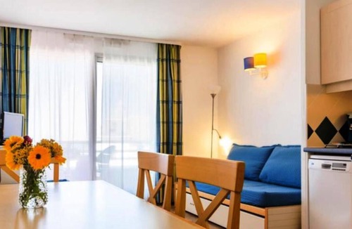 Pornichet Apartment | STUDIO FACING THE SEA 25M² 3 pers. The beach at your feet. Everything can be done on foot
