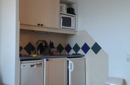 Pornichet Apartment | STUDIO FACING THE SEA 25M² 3 pers. The beach at your feet. Everything can be done on foot