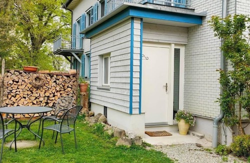 Bottighofen Apartment | Studio Ferienwohnung - 38 m2- mit Gartennutzung by Interhome