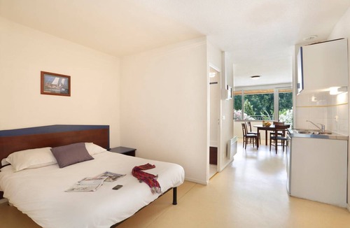 Vallon-Pont-d'Arc Apartment | Studio flat ∙ 1 bedroom ∙ 6 guests