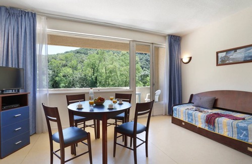 Vallon-Pont-d'Arc Apartment | Studio flat ∙ 1 bedroom ∙ 4 guests