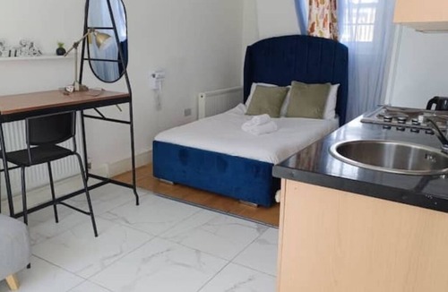 Camden Town with Primrose Hill Apartment | Studio Flat 8 – Peaceful Oasis in Camden Parkway