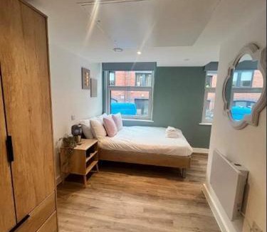 Bristol Floating Harbour Apartment | Studio Flat Close to Queen Square - Flat 4B