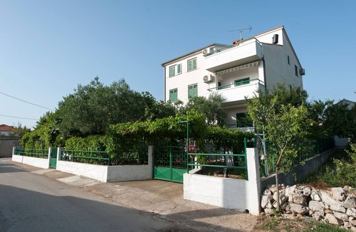 Turanj Apartment | Studio flat with terrace and sea view Turanj, Biograd (AS-6445-a)