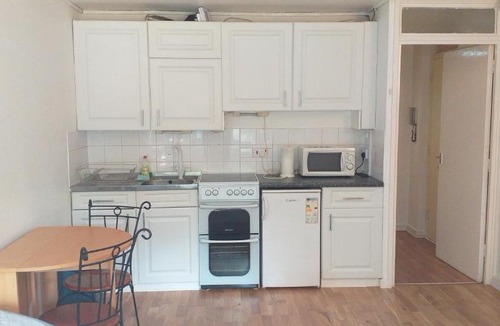 Bracknell Apartment | Studio flat in central Bracknell