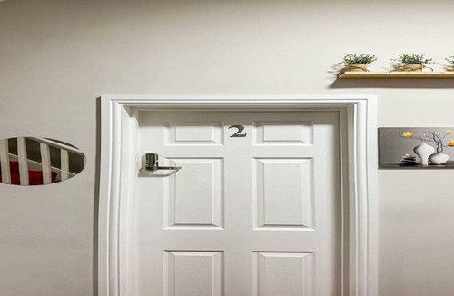 Ealing Common Apartment | Studio Flat in Ealing Broadway