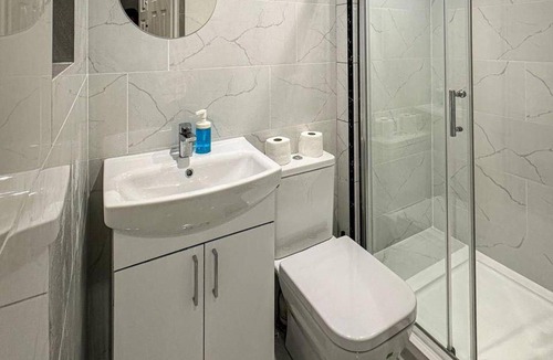 Ealing Common Apartment | Studio Flat in Ealing Broadway