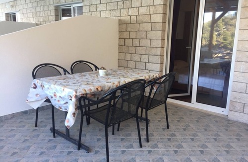 Bogomolje Apartment | Studio flat near beach Cove Mala Pogorila, Hvar (AS-8952-e)
