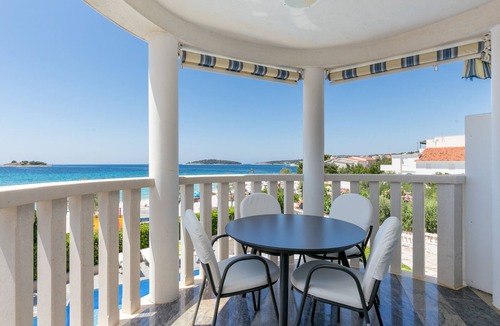 Rogoznica Apartment | Studio flat near beach Rogoznica (AS-7557-a)