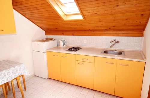 Vrbanj Apartment | Studio flat near beach Basina, Hvar (AS-542-a)