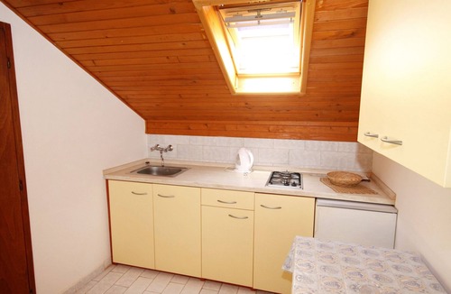 Vrbanj Apartment | Studio flat near beach Basina, Hvar (AS-542-b)