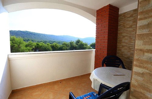 Kali Apartment | Studio flat near beach Cove Mala Lamjana, Ugljan (AS-8461-a)