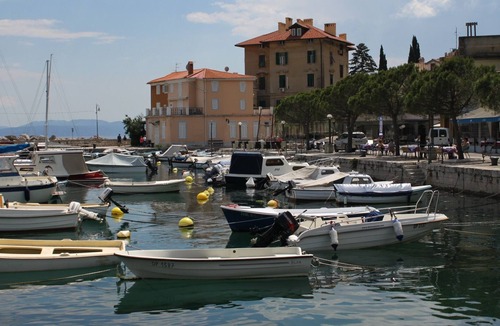 Volosko Apartment | Studio flat near beach Opatija - Volosko, Opatija (AS-7912-b)