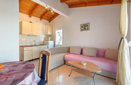 Vrbanj Apartment | Studio flat near beach Basina, Hvar (AS-11817-b)