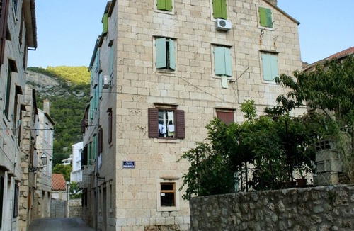 Komiza Apartment | Studio flat near beach Komiža, Vis (AS-2429-e)