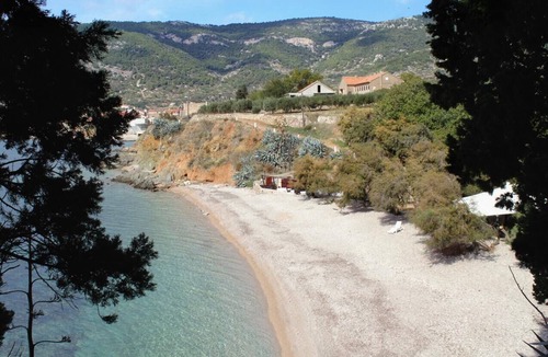 Komiza Apartment | Studio flat near beach Komiža, Vis (AS-2429-e)