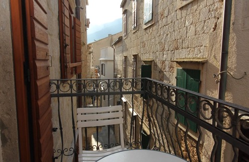 Komiza Apartment | Studio flat near beach Komiža, Vis (AS-3035-d)