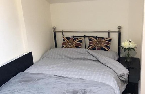 Hatfield Apartment | Studio Flat Near Hatfield Station
