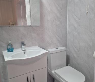 Heaton Apartment | Studio Flat on Straight Road, Harold Hill,