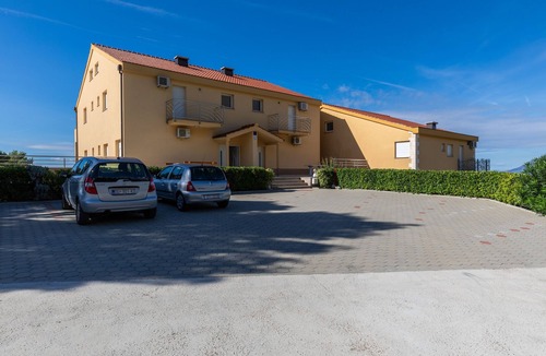 Bratus Apartment | Studio flat with balcony and sea view Krvavica, Makarska (AS-23540-a)