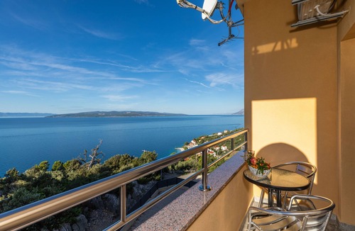 Bratus Apartment | Studio flat with balcony and sea view Krvavica, Makarska (AS-23540-b)