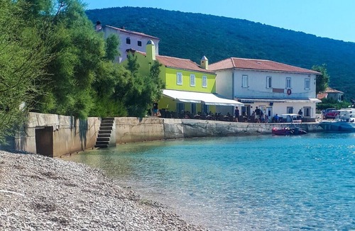 Martinscica Apartment | Studio flat with balcony and sea view Martinšćica, Cres (AS-14334-a)