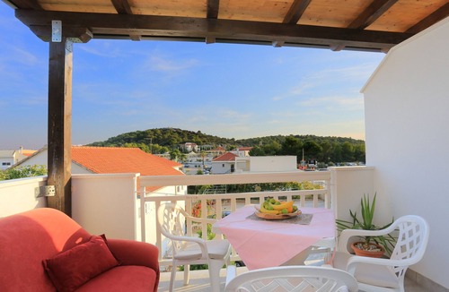 Rogoznica Apartment | Studio flat with balcony and sea view Rogoznica (AS-4162-a)