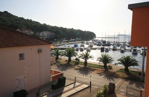 Kukljica Apartment | Studio flat with balcony and sea view Kukljica, Ugljan (AS-8478-a)