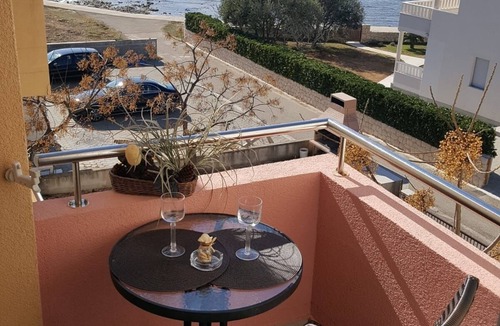 Privlaka Apartment | Studio flat with balcony and sea view Privlaka, Zadar (AS-14816-a)