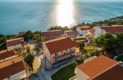 Stanici Apartment | Studio flat with balcony and sea view Stanići, Omiš (AS-18676-a)