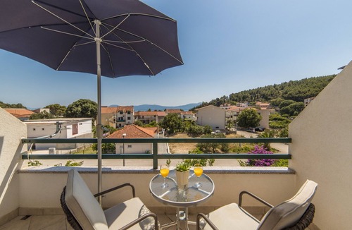 Drvenik Apartment | Studio flat with balcony and sea view Drvenik Donja vala, Makarska (AS-9654-a)