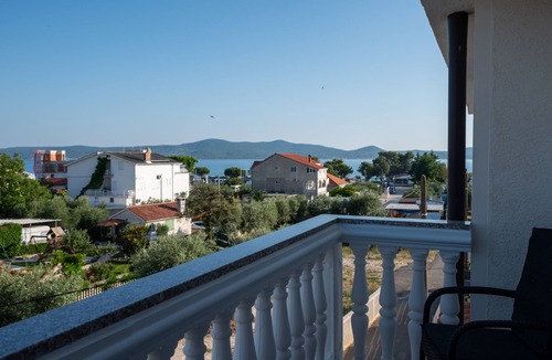 Sukosan Apartment | Studio flat with balcony and sea view Sukošan, Zadar (AS-6131-c)
