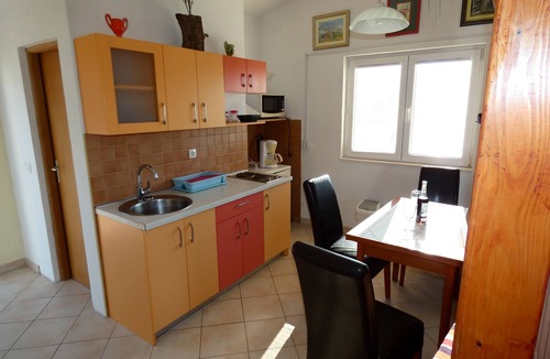 Vinisce Apartment | Studio flat with balcony Vinišće, Trogir (AS-11075-a)