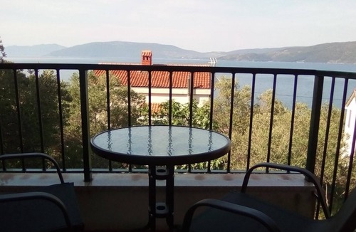 Valun Apartment | Studio flat with balcony and sea view Valun, Cres (AS-386-b)