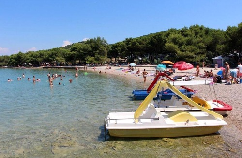 Tijesno Apartment | Studio flat with balcony and sea view Tisno (Murter) (AS-5106-a)