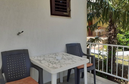 Malinska Apartment | Studio flat with terrace Malinska, Krk (AS-19291-a)