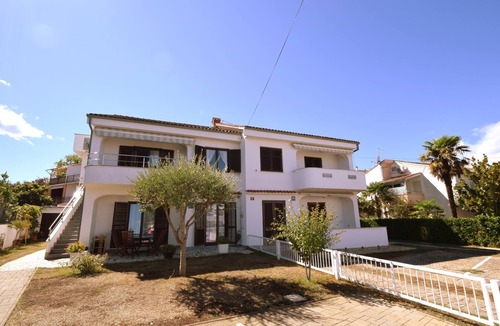 Vantacici Apartment | Studio flat with terrace Vantačići, Krk (AS-20349-a)